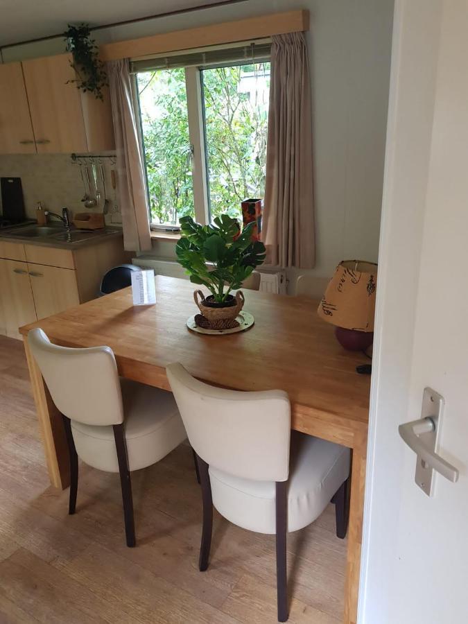 הוילה Sfeervolle Chalet Met Terras, H14 De Veldkamp, Epe, Voor 4 Personen מראה חיצוני תמונה